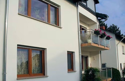 Weinheim Apartment | Apartment 'Ferienwohnung Petryk' with Private Terrace, Private Garden and Wi-Fi