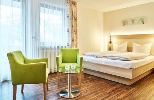 Heiligenberg Apartment | Apartment 'Fewo 2' with Shared Terrace and Wi-Fi
