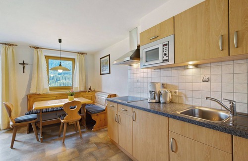 Racines Apartment | Apartment 'Fichte' with Mountain View, Private Garden and Wi-Fi