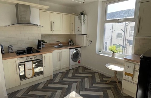 Hoylake Apartment | Apartment for Golfers, tourists and contractors.