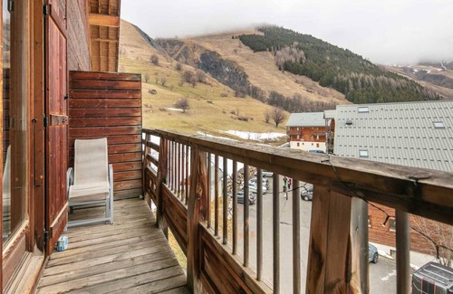 Saint-Sorlin-d'Arves Apartment | Apartment in Saint-Sorlin near Ski Resort