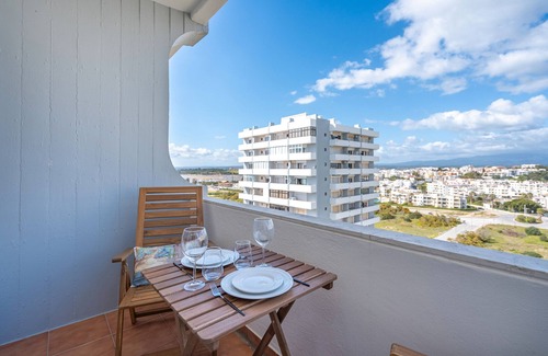 Torralta Apartment | Apartment 'Gaivotas House' with Balcony and Wi-Fi