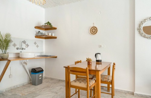 Kalymnos Town Apartment | Apartment 'Garden View No 5' with Mountain View, Wi-Fi and Air Conditioning