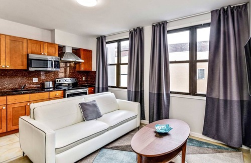 Chinatown Apartment | Apartment Getaway