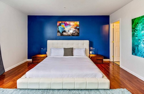 Chinatown Apartment | Apartment Getaway