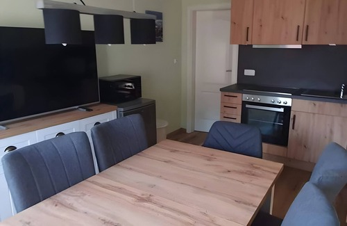 Neuenburg House | Apartment 'Heike 2' with Private Terrace and Wi-Fi