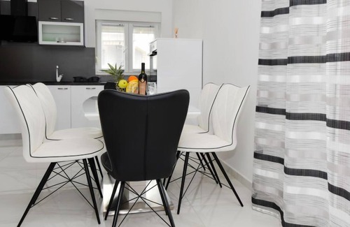 Maslenica Apartment | Apartment Ika by Interhome