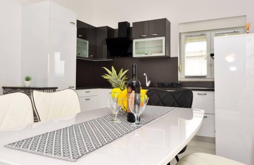 Maslenica Apartment | Apartment Ika by Interhome