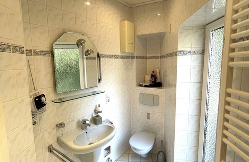 Idar-Oberstein Apartment | Apartment 'Im Zentrum' with Wi-Fi