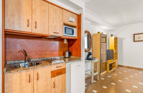 Torrevieja Apartment | Apartment In A Hotel 'Unique Hotel Apartment 1-1' with Balcony, Wi-Fi and Air Conditioning