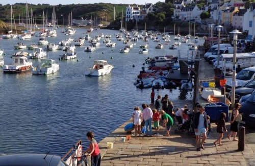 Sauzon Apartment | Apartment in a house with garden 150m from the port of Sauzon