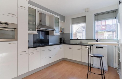 Alkmaar Apartment | Apartment in Alkmaar with sea beach