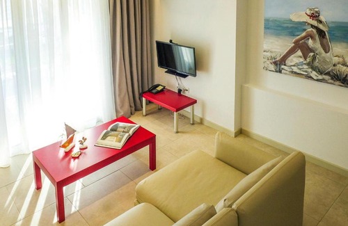 Elia Nikitis Apartment | Apartment in Elia Beach with a shared pool