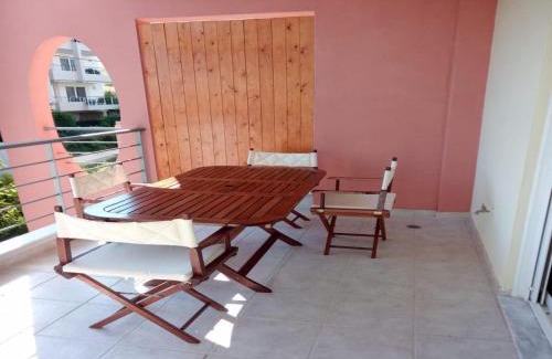 Rafina-Pikermi Apartment | Apartment in Greece near the Sea with Garden
