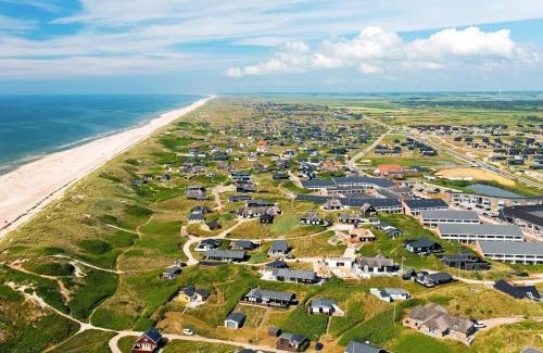 Sondervig Apartment | Apartment in holiday park with loft, Ringkøbing