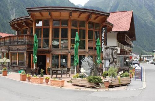 Huben Apartment | Apartment in Huben near Ski Slopes, cleaning included