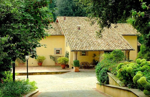 Perugia Apartment | Apartment in Perugia With Pool & Terrace