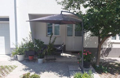 Podstrana Apartment | Apartment in Podstrana near the sea, river & mountain between Omis & Split