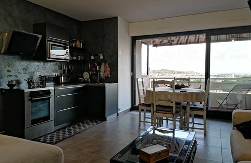La Seyne-sur-Mer Apartment | Apartment in quiet, guarded residence close to beaches and shops