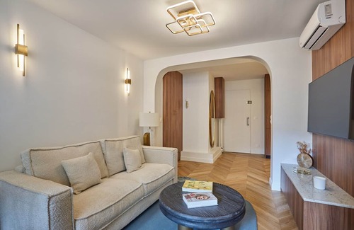 Saint-Vincent-de-Paul Apartment | Apartment in the Center of Paris
