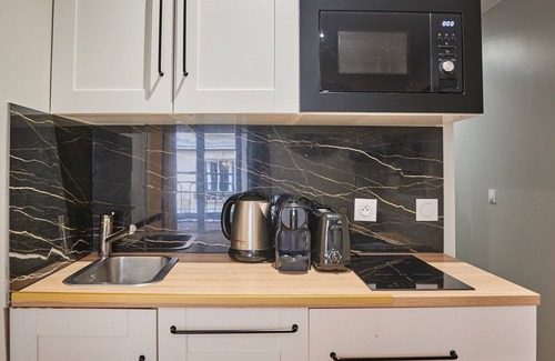 Quartier de la Porte-Saint-Denis Apartment | Apartment in the Center of Paris