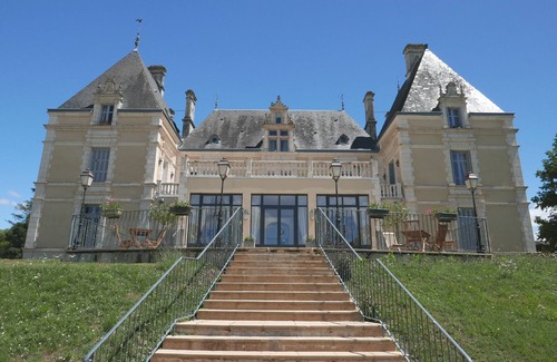 Les Forges Apartment | Apartment in the grounds of the Chateau & balcony