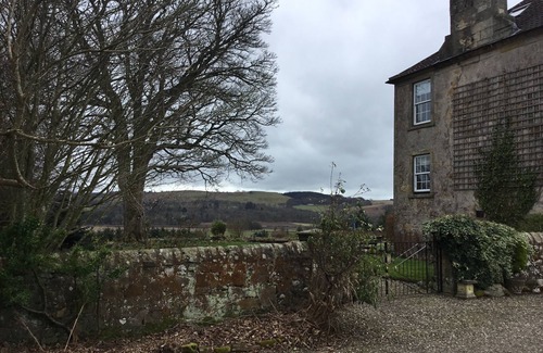 Cleish Apartment | Apartment in the grounds of a country house with indoor hot tub