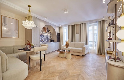 Enfants-Rouges Apartment | Apartment in the Marais With Air-conditioned