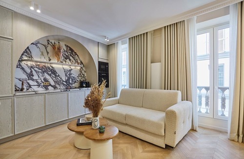 Enfants-Rouges Apartment | Apartment in the Marais With Air-conditioned