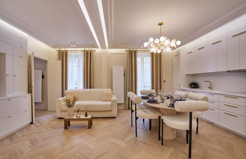 Quartier de la Folie-Mericourt Apartment | Apartment in the Marais With Air-conditioned