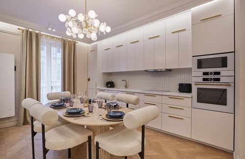 Quartier de la Folie-Mericourt Apartment | Apartment in the Marais With Air-conditioned