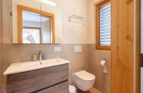 Oberhausen Apartment | Apartment in Tyrol near Ski Slopes, cleaning included