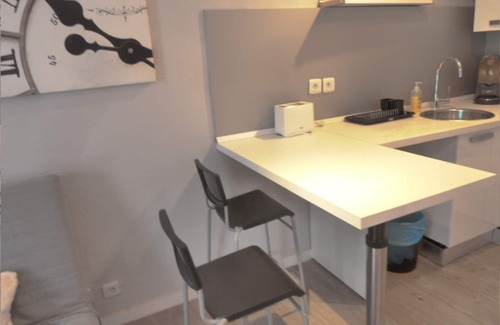 Valbonne Apartment | Apartment in Valbonne village/New Apartment in Valbonne, Cote d'azur