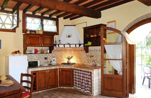 Poggiarello Villa | Apartment in villa with pool, WIFI, TV, terrace, pets allowed, parking, close to San Gimignano
