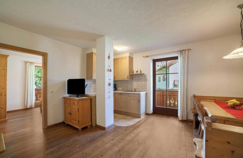 Montechiaro Apartment | Apartment "Hof am Schloss Edelweiss" with Mountain View and Wi-Fi