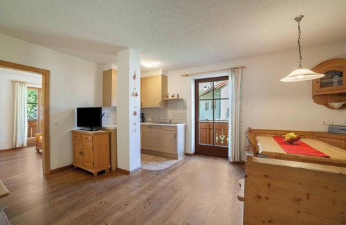 Montechiaro Apartment | Apartment "Hof am Schloss Edelweiss" with Mountain View and Wi-Fi