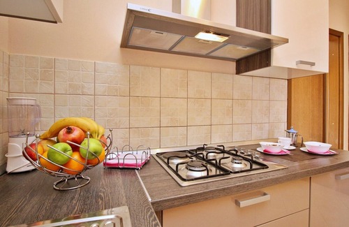 Soline Apartment | Apartment Ivanka - 200 m from sea, balcony, sea view, BBQ, private parking