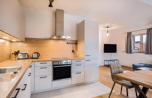 Gilching Apartment | Apartment Josef at the Schloeglhof with Wi-Fi