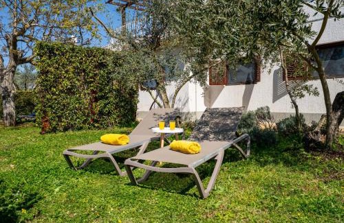 Njivice Apartment | Apartment Jurkovic-1 by Interhome