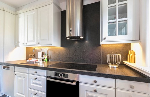 Keitum Apartment | Apartment 'Konstantin Tipkenhues' with Sea View, Balcony and Wi-Fi