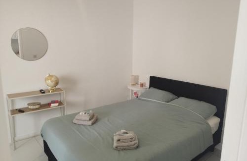 Leffe Apartment | Apartment l'Anil Garden With Garage Private