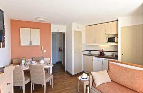 Le Dramont Apartment | Apartment L'Esquinade - FH205 by Interhome