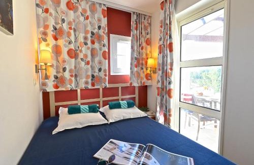 Le Dramont Apartment | Apartment L'Esquinade - FH205 by Interhome
