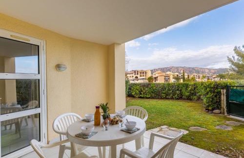 Le Dramont Apartment | Apartment L'Esquinade - FH 012 by Interhome
