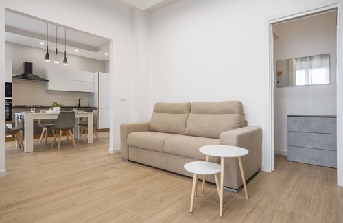 Isola delle Femmine House | Apartment 'La Casa Di Simone' with Shared Garden, Wi-Fi and Air Conditioning