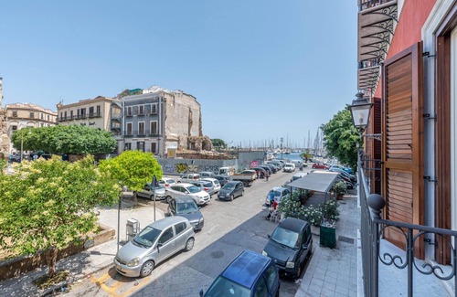 Castellammare Vucciria Apartment | Apartment La Cala in Palermo