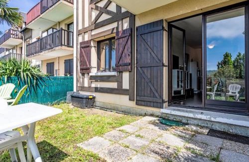 Houlgate Apartment | Apartment La Cour du Moulin-3 by Interhome