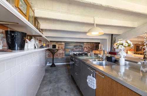 Riudecanyes Apartment | Apartment 'La Fabriqueta Deluxe' with Mountain View, Wi-Fi and Air Conditioning