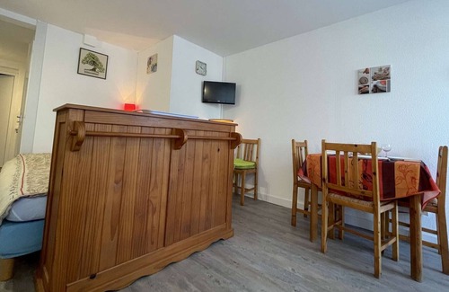 Tillieres Apartment | Apartment La Rochelle, studio flat, 4 persons