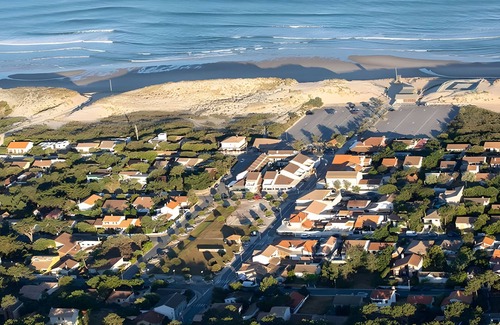 Hourtin-Plage Apartment | Apartment "La Tomate Surfeuse" with Private Terrace, Balcony and Wi-Fi